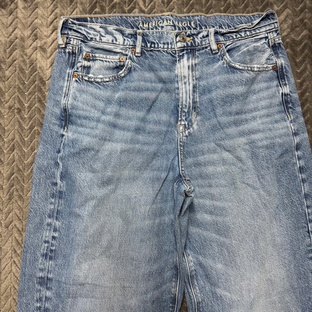 American Eagle Baggy Wide Leg Blue Jeans Size 12 Super High Rise (2106) - Picture 2 of 10